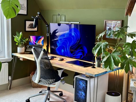 Calm Office Space, Calm Office, Green Home Office, Green Home Offices, Yeti Microphone, Blue Yeti Microphone, Home Office Layouts, Home Recording Studio Setup, Recording Studio Setup