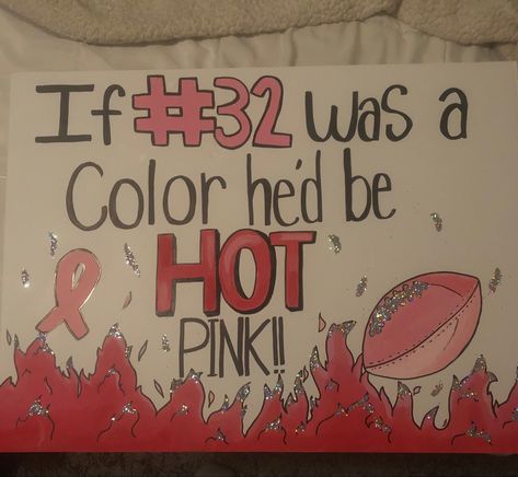 Poster Board For Boyfriend, White Out Football Game Poster, Girlfriend Sports Posters, Football Bf Poster Ideas, Football Girlfriend Posters, Football Gf Posters, Homemade Football Posters, Signs For Football Games Boyfriend, Football Posters For Boyfriend