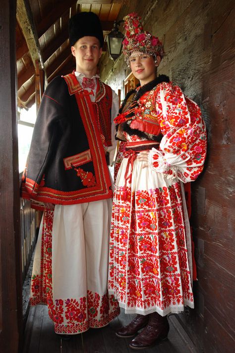 Croatia Traditional Wedding Outfits, Costumes Around The World, Folk Clothing, National Dress, Folk Dresses, European Women, Folk Dance, Folk Fashion, Ethnic Dress