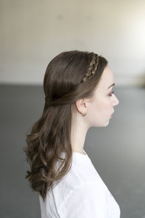 Theatrical Hairstyles, Hairstyles Performance, Lyrical Hairstyles, Shakespeare Hairstyles, Romeo And Juliet Hairstyles, Hairstyles For Theatre, Figure Skating Hairstyles For Short Hair, Romeo And Juliet Makeup, Lyrical Hairstyles Dance