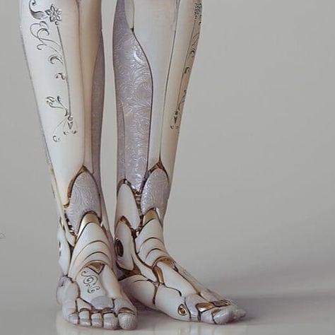 Porcelain Prosthetic Leg, Mechanical Leg Design, Cyberpunk Prosthetic Leg, Porcelain Arm Prosthetic, Ceramic Prosthetic, Porcelain Robot Concept Art, Artistic Prosthetics, Prosthetic Leg Reference, Prostethic Arms Concept Art