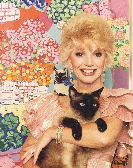 Ruta Lee Ruta Lee, Tonkinese, Pet People, Gallery Ideas, Classic Actresses, Cat People, Stay Young, Retro Tv, Siamese Cats