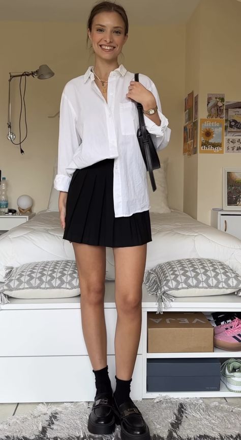 Aesthetic Tennis, Tennis Dress Outfit, Outfit Tennis, Tennis Dresses, Tennis Aesthetic, Tennis Skirt Outfit, Tennis Outfit, Neue Outfits, Elegante Casual