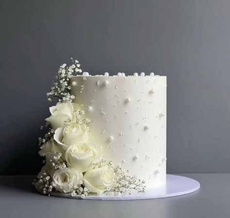 Engagement Cake With Pearls, White Cake With White Roses, One Tier Wedding Cake With Pearls, Pearl And Floral Wedding Cake, Courthouse Wedding Cake, Nikah Cake Ideas, Simple Wedding Cake One Tier, Bridal Cakes Ideas, Cake With Pearls And Flowers