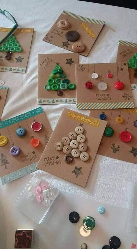 Button Christmas Cards, Christmas Button Crafts, Buttons Crafts Diy, Hama Art, Christmas Gift Tags Handmade, Holiday Cards Handmade, Easy Diy Christmas Gifts, Christmas Buttons, Christmas Crafts To Make