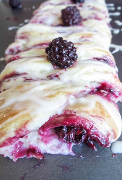 Blackberry Danish, Danish Braid, Blackberry Preserves, Cheese All, Blackberry Recipes, Cheese Danish, Breakfast Sweets, Breakfast Pastries, Sweet Rolls