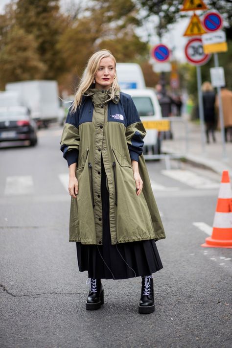 Oversized Outfit Ideas, Kate Foley, Oversize Outfits, Gorpcore Fashion, Parka Outfit, Flannel Shirt Outfit, Oversize Outfit, Oversized Parka, Oversized Outfit