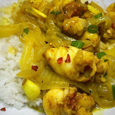 Curry Lobster, Jamaican Curry Powder, Coconut Curry Recipes, Lobster Dishes, Jamaican Curry, Seafood Diet, Coconut Curry Sauce, Jamaican Cuisine, Jamaican Dishes