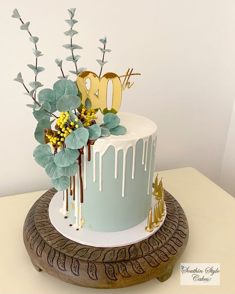 Eucalyptus cake Eucalyptus Cake, Cake Flower, Fondant Flowers, Flamingo Party, Novelty Cakes, Leaf Decor, Flower Cake, Fondant, Flamingo