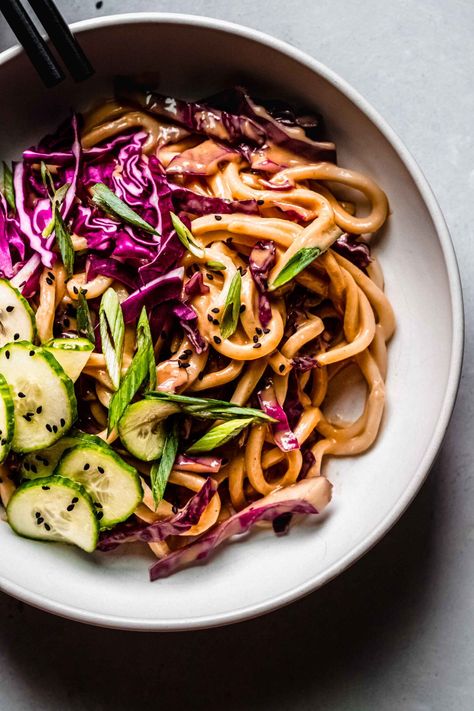 This 15-minute cold Peanut Noodle Salad features a Thai-style creamy peanut sauce, crunchy red cabbage and quick-pickled cucumbers. Vegetarian Cabbage Recipes, Cold Peanut Noodles, Peanut Noodle Salad, Red Cabbage Recipes, Noodle Salad Recipes, Quick Pickled Cucumbers, Sauce For Rice, Peanut Noodles, Sesame Sauce