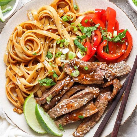 Beef Teriyaki Noodles Recipe Beef Teriyaki Noodles, Steak And Noodles, Teriyaki Noodles Recipe, Orzo And Chicken, Veggies And Noodles, Teriyaki Noodles, Crock Pot Lasagna Recipe, Beef Teriyaki, Sautéed Veggies