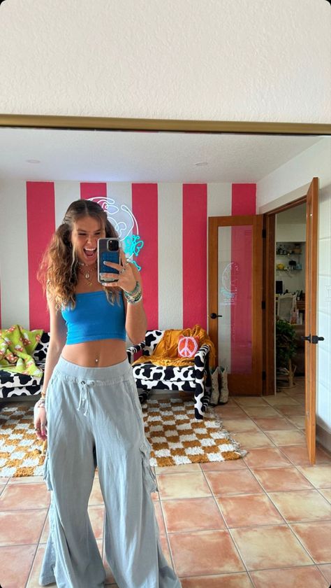 Colorful Thrift Outfits, Surfer Astethic Outfits, Lexx Hidalgo, Hippie Spring Outfits, Beachy Boho Outfits, Colorful Loungewear, Casual Summer Outfits Dresses, Summer Outfit 2022, Hawaii Outfit