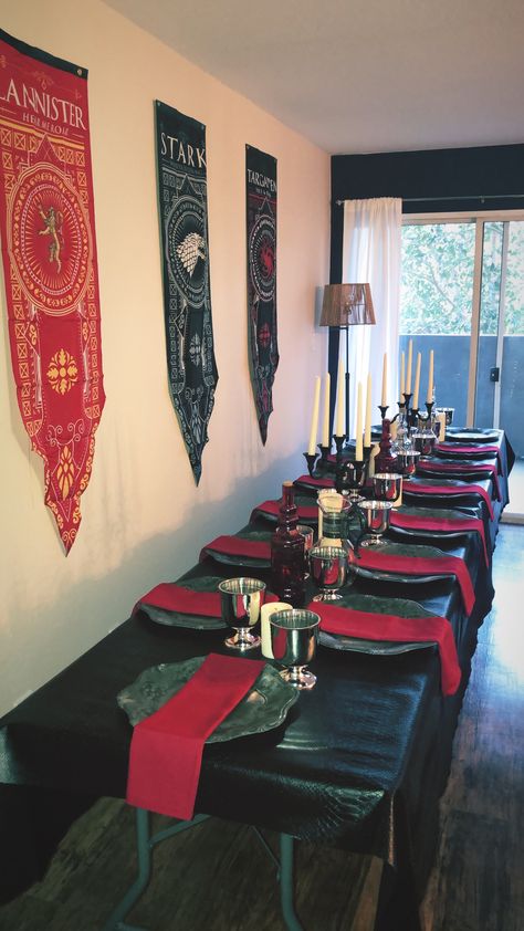 Got Party Decoration, House Of The Dragon Party Ideas, Game Of Thrones Party Ideas, House Of The Dragon Party, House Of The Dragon Watch Party, Game Of Thrones Decorations Party, Game Of Thrones Dinner Party, Game Of Thrones Birthday Decorations, Fiesta Games