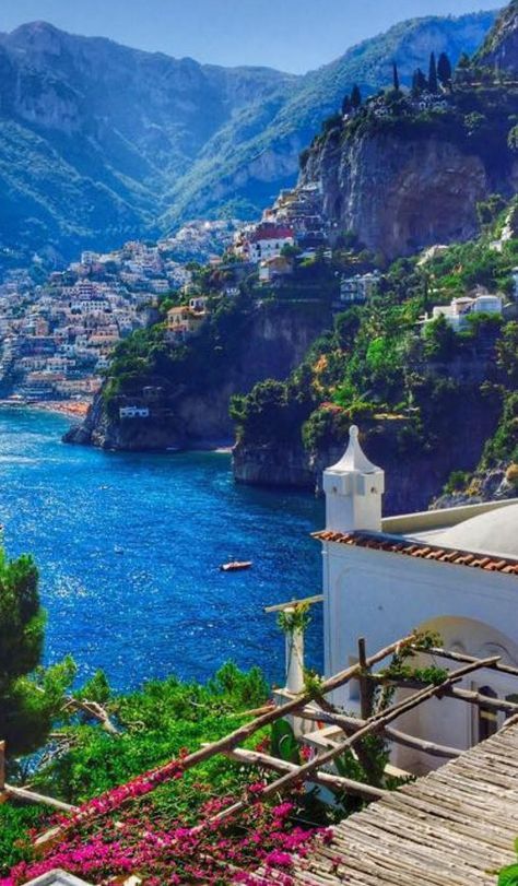 Arabian Look, Villa Treville, Positano Villa, Filmy Vintage, Positano Italy, Fairy Queen, Italy Photography, Naples Italy, The Amalfi Coast