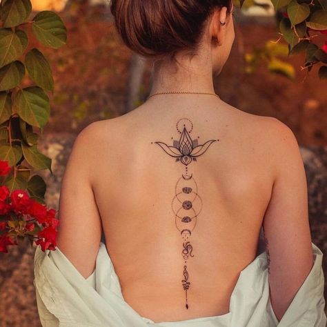 Back Tattoos For Women, Cute Halloween Tattoos, Floral Back Tattoos, Cool Back Tattoos, Empowering Tattoos, Cute Henna Tattoos, Spine Tattoos For Women, Different Tattoos, Back Tattoo Women