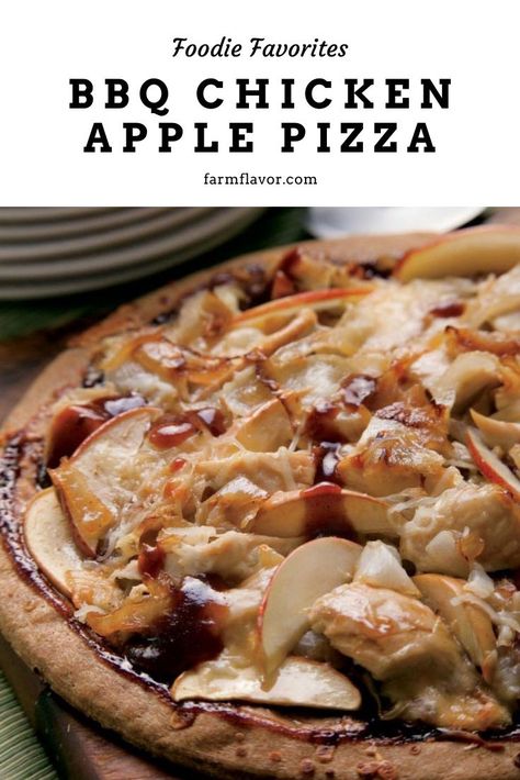 Absolutely all five nutrient-rich food groups (grains, vegetables, fruits, milk/cheese and meat/protein) are represented in this sweet-savory barbecue chicken pizza. Chicken Apple Pizza, Barbecue Chicken Pizza, Apple Pizza, Chicken Apple, Barbeque Chicken, Smoked Gouda Cheese, Apple Chicken, Whole Wheat Pizza, Rich Food