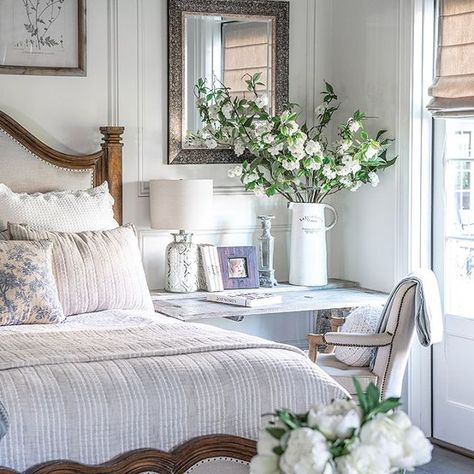 The Cottage Journal (@thecottagejournal) • Instagram photos and videos College Bedroom Ideas, Bedroom Ideas Apartment, Cottage Style Furniture, Cottage Journal, College Bedroom, Country Cottage Style, Elegant Bedding, English Cottage Style, How To Dress A Bed