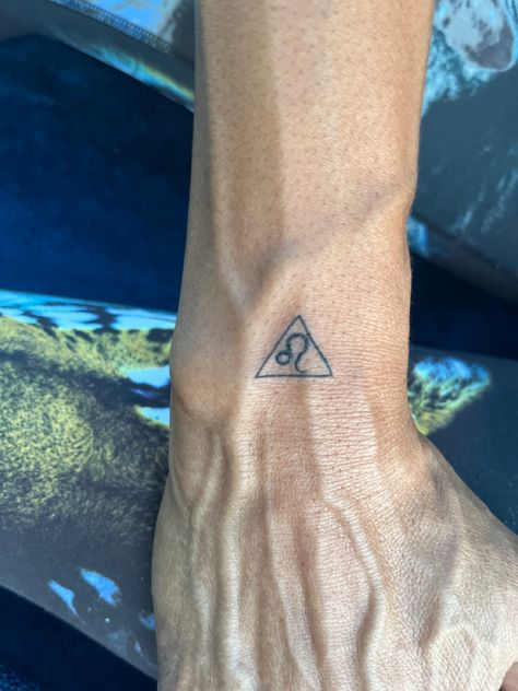 Triangle surrounding a Leo symbol Fire Element Tattoo, Fire Symbol Tattoo, Fire Sign Tattoo, Leo Symbol Tattoos, Leo Symbol, Elements Tattoo, Fire Element, Fire Signs, Symbol Tattoos