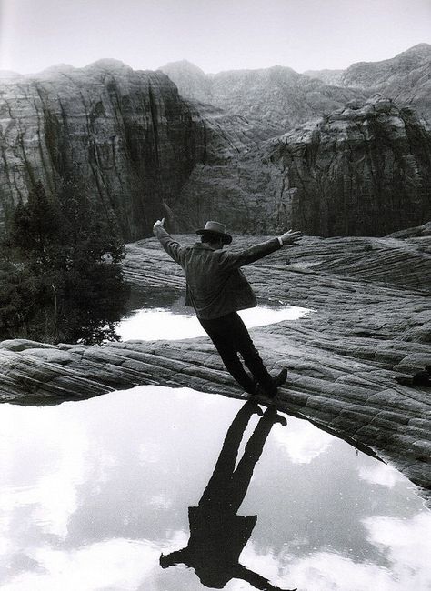 Jimmy Mitchell Paul Newman on the set of Buch Cassidy and The Sundance Kid Directed by Roy Hill 1969 | by arenaelena20 Rodney Smith, Sundance Kid, Western Film, American Western, Marcel Proust, Paul Newman, On Set, Black And White Photography, Picture Show