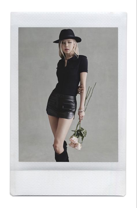 #shutdown #bornpink #Blackpink #pinkvenom #blackpinkshutdown #jisoo #jennie #rosé #lisa #polaroid Rose Skirt Outfit, Rosé Body Goals, Rosé Blackpink Black, Extended Wallpaper, Rosé Model, Rosie Posie, Rosé Black And White, Rose Skirt, Rose Fashion