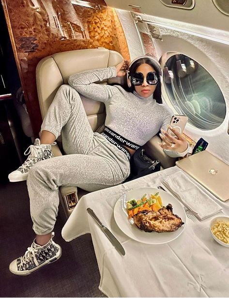 Chioma Goodhair, Look Expensive, Lift Off, December 17, Jet Set, White Jeans, Pants, Instagram, Trousers