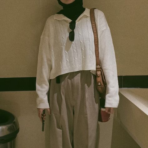 Outfit Sweater Rajut, Ootd Sweater Rajut Hijab, Crop Top Sweater Outfit, Ootd Cardigan, Ootd Sweater, Sweater Rajut, Oversized Crop Top, Outfit Hijab, Loose Pants