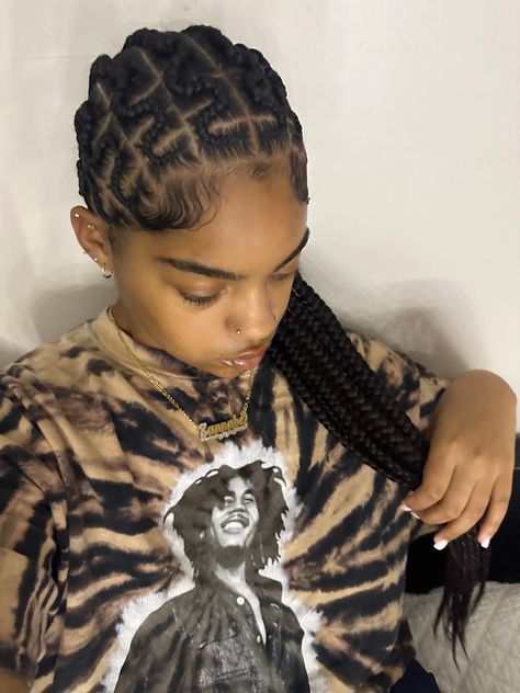 Zig Zag Stitch Braids, Zig Zag Fulani Braids, Zig Zag Cornrows Braids, Zig Zag Braids, Invisible Locks, Zig Zag Cornrows, Aesthetic Surgeon, Cornrows Natural, Black Baddies