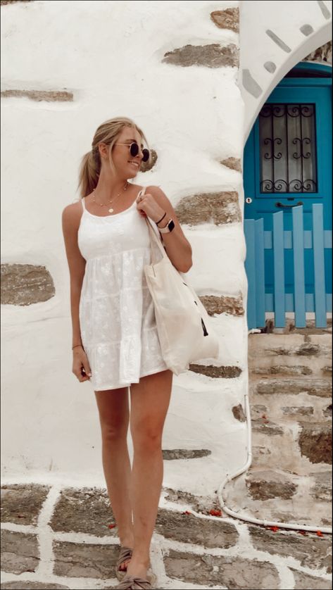 Greece outfit ideas. Greece outfit inspo. Greece instagram pics. Greece instagram aesthetic. What to wear in Greece. White dress outfit. Tote bag. Tote bag pose. Mykonos. Naxos. Paros. Greece. Greek Outfit Ideas, What To Wear In Greece, Greece Outfit Ideas, Greek Outfit, Greece Vibes, Sandal Outfits, Greece Instagram, Greece Culture, Greece Outfit