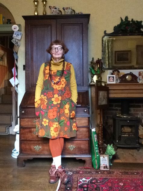 #memadeeveryday Grandma Clothes, Grandma Style, Grandma Fashion, Funky Outfits, Teacher Outfit, Quirky Fashion, Granny Chic, Teacher Outfits, Natural Style