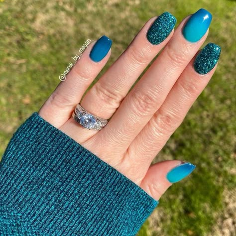 Dark Teal Dip Powder Nails, Dark Teal And Silver Nails, Sparkly Teal Nails, Peacock Color Nails, Teal Dip Powder Nails, Teal Dip Nails, Blue And Teal Nails, Nail Designs Teal, Teal And Silver Nails