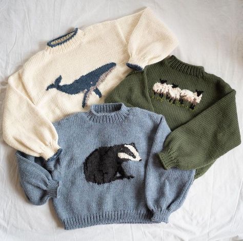 Crochet Animal Sweater, Cute Knitting Ideas Easy, Fall Sweaters 2024, Colourful Knitted Sweater, Embroidered Knit Sweater, Embroidery Sweater Ideas, Jumper Aesthetic, Graphic Knit Sweater, Harajuku Sweater