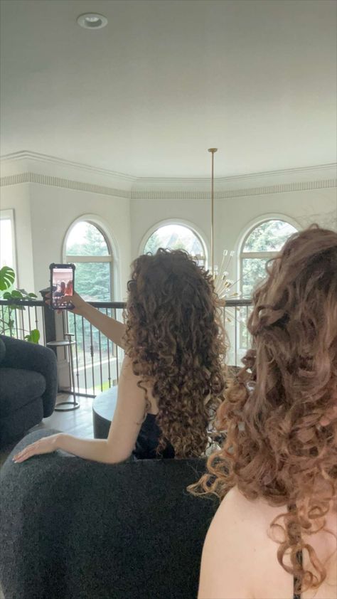 Kalogeras Sisters, Natural Curly Hair Cuts, Best Friend Challenges, Curls Hair, Face Card, Aesthetic Vibes, Long Layered Hair, Curly Hair Cuts, Dream Hair