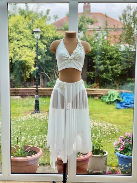 Lyrical Outfits Dance, Lyric Dance Costumes, Lyrical Dance Practice Outfits, Costume Ideas For Dance, Contemporary Costumes Modern Dance, Contemporary Costume Ideas, Dance Costumes Aesthetic, Beautiful Dance Costumes, Dance Costumes Lyrical Dresses