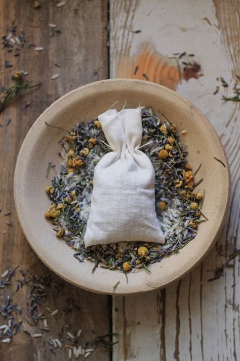 Herb Healing, Tea Image, Diy Lavender, Salt Candle, Lavender And Chamomile, Homemade Essential Oil, Witch Diy, Herbal Apothecary, Sachet Bags