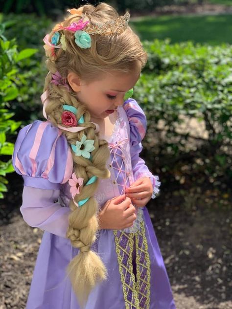 Rapunzel Bolo Rapunzel, Mimi Birthday, Special Event Hair, Tangled Birthday Party, Rapunzel Birthday Party, Rapunzel Costume, Princess Birthday Party Decorations, Tangled Birthday, Rapunzel Party