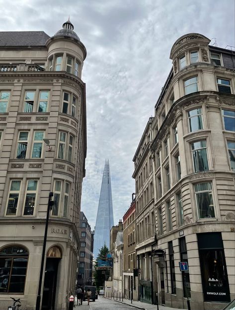 Old and new next to eachother London is so pretty #theshard #london #architecture #modern Old London Architecture, Manchester Architecture, Perspective Drawings, Gcse Photography, English Architecture, London Buildings, British Architecture, London Townhouse, New Architecture