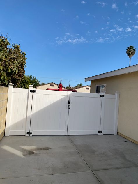 Double gate with double side ley lock and Led lights Side Door Fence Gate Ideas, Backyard Double Gate, Privacy Double Gate Ideas, Update Garage Door, Double Gate Ideas, Side Gates And Fences Anthracyte, Electric Sliding Gates Uk, Sliding Fence Gate, Double Sided Gate Latch