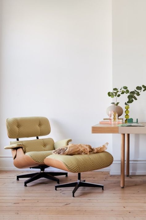 Eames Lounge Chair Floor Lamp, Eames Lounge Chair And Ottoman, Charles Eames Lounge Chair, Eames Style Lounge Chair, Herman Miller Eames Lounge Chair, Eames Lounge Chair Brown, Office Lounge, Charles Eames, Eames Lounge Chair