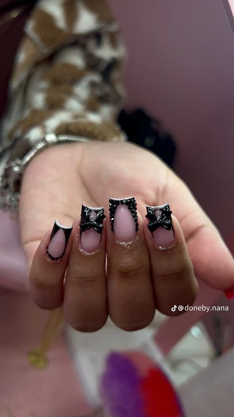 Short Black Set Nails, Short Black Birthday Nails, Acrylic Nails With Black Design, Black Junk Nails Duck, Black Birthday Nails Short, Short Black Duck Nails, Black And Grey Nails Designs, Black Gel X Nails, Black Sparkle Nails Acrylic