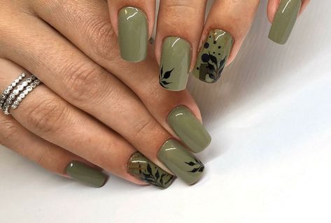 Army Green Nails Short, Jungle Green Nails, Army Green Nails, Jungle Nails, Khaki Nails, Sliver Nails, Army Colors, Jungle Leaves, Green Nail Designs