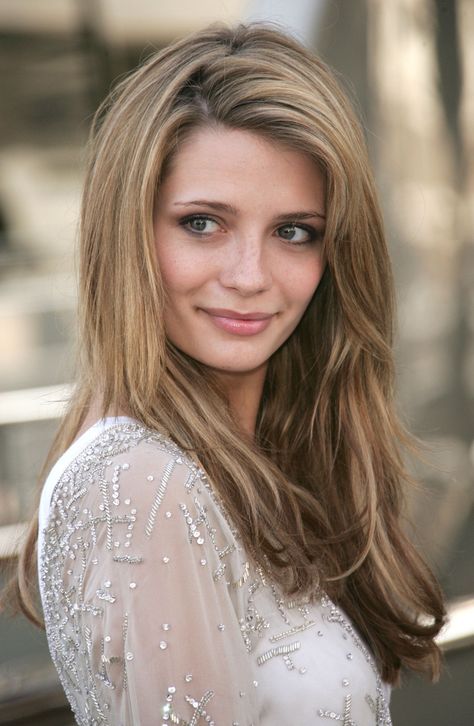 Mischa Barton Dark blonde, light brown would probably be the darkest I'd ever go again. Marissa Cooper, Ash Blonde Hair Colour, Mischa Barton, Dirty Blonde Hair, Ash Blonde Hair, Long Layered Haircuts, Half Updo, Long Blonde, Dirty Blonde