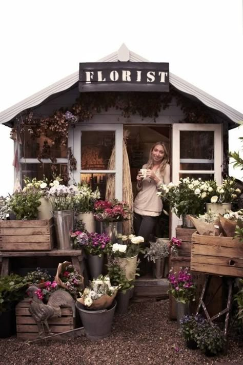 Flower Shed, Flower Station, Flower Shop Interiors, Florist Studio, Flower Shop Ideas, Cut Flower Farm, Flower Shop Design, Flower Truck, Flower Cart