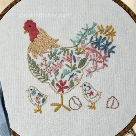 Embroidered Hand Towels Ideas, Hen Embroidery, Embroidery Towels, Chicken Embroidery, Flowers Hand Embroidery, Chicken Signs, Beginner Embroidery Kit, Beginner Embroidery, Chicken Hen