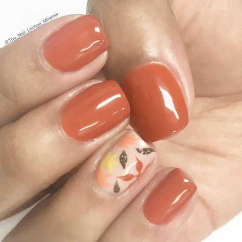 Fall leaves nail art design Sakura Nail Art, Fall Leaves Nail Art, Thanksgiving Nail Designs, Simple Fall Nails, Picture Polish, Fall Nail Art Designs, Best Nail Art Designs, Thanksgiving Nails, Her Nails