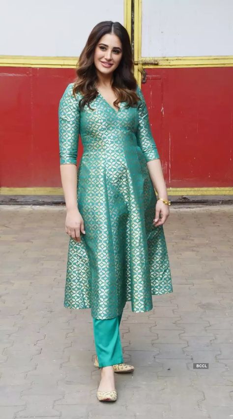 Silk Kurti Designs, Stylish Kurtis Design, Long Gown Design, Simple Frocks, Anarkali Dress Pattern, Simple Kurta Designs, Simple Kurti Designs, Long Kurti Designs, Saree Designs Party Wear