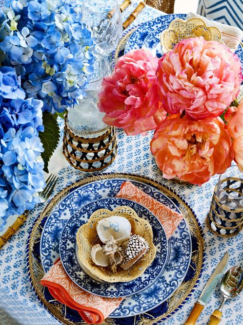 Emily Painter Palm Beach Rental Formal Table Setting Chinoiserie Table, Bamboo Flatware, Formal Table Setting, Setting The Table, Ethnic Home Decor, Tulip Table, Outdoor Dining Room, Chinoiserie Chic, Summer Tables