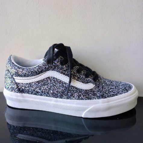 Vans Women's Old Skool Low Top Shiny Party Sneaker In Black / True White With Adorable Glitter Sparkly Upper :) Retail: $80 Condition: Brand New With Tag & Original Shoe Box Women's Size Vans Animal Print, Leopard Vans, White Slip On Vans, Vans Checkered, Vans Black And White, Shoes Vans, White Vans, Vans Slip On, High Top Vans