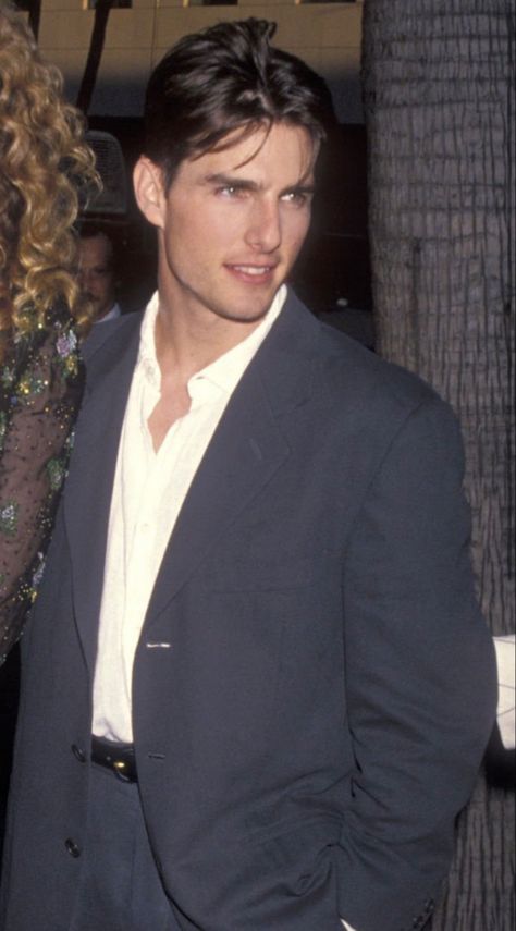 90s Tom Cruise, Tom Cruise Aesthetic, Popular 90s Hairstyles, Tom Cruise 80s, Tom Cruise Hair, Young Tom Cruise, Tom Cruise Hot, 90s Hairstyles Men, Older Guys