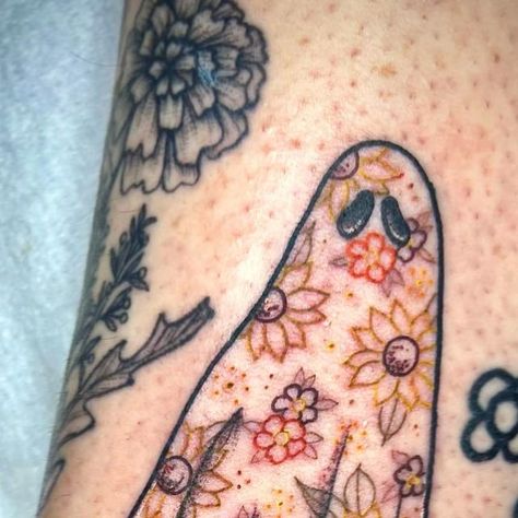 Floral Sheet Ghost Tattoo, Taylor Swift Ghost Tattoo, Sheet Ghost Tattoo, Tattoo Ghost, Pretty Sheets, Bookish Tattoos, Paint Inspo, Ghost Tattoo, Sheet Ghost