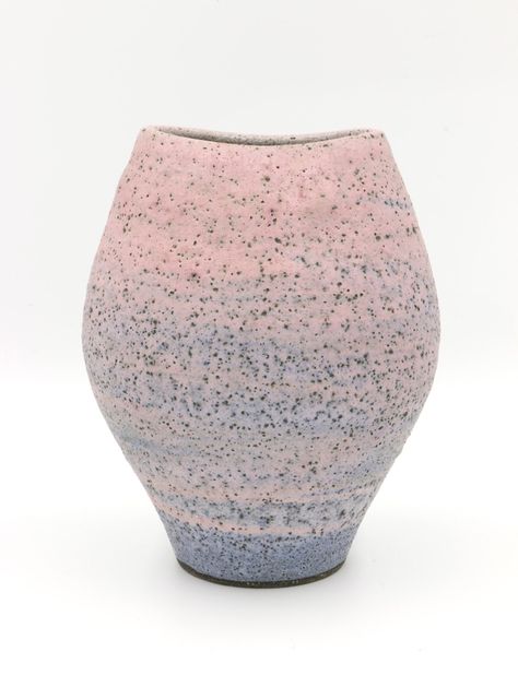 Lucie Rie Lucie Rie, Pink Furniture, Ceramic Cookware, Surface Decoration, Pink Decor, Handcrafted Ceramics, Contemporary Ceramics, Ceramic Vases, Ceramic Decor